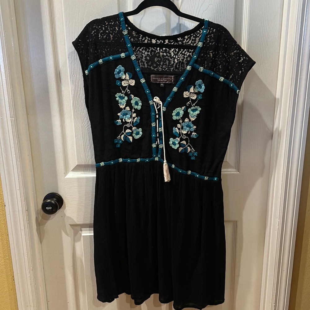 XL DOUBLE D RANCH BLACK DRESS WITH BLACK LACE AND TEAL EMBROIDERED DETAILS